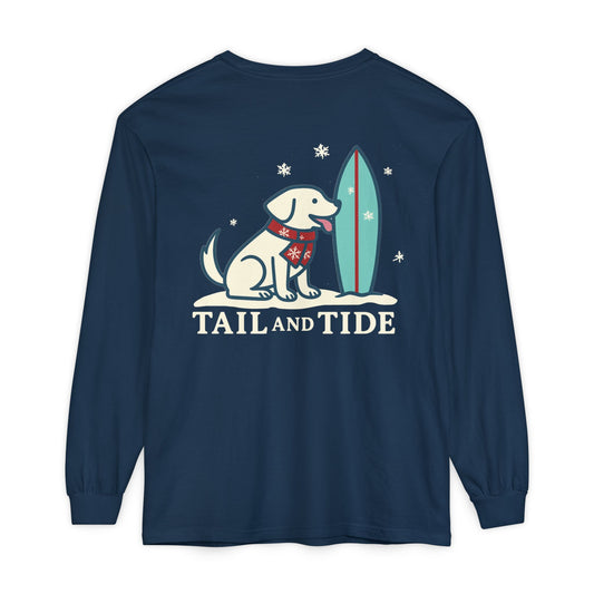 Back view of navy winter long sleeve tee with Tail & Tide’s vintage winter Labrador-and-surfboard logo on a snowy mound.